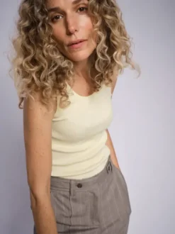 Hot Elaine silkkitoppi, french vanilla Paidat Ja Topit|Uutuudet