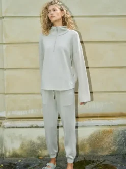 Eliza collegehousut, feather gray Farkut Ja Housut|Uutuudet