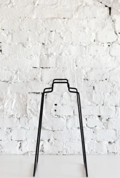 Online - Helsinki teline, musta Säilytys