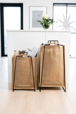 Online - Helsinki teline, musta Säilytys