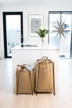 Online - Helsinki teline, musta Säilytys