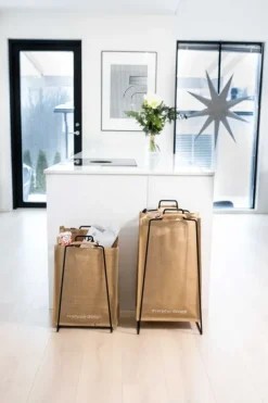 Online - Helsinki teline, musta Säilytys