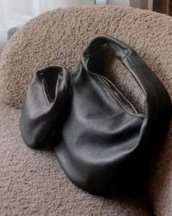 - Alva shoulder bag, black Laukut