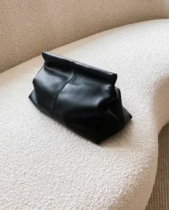 Online - Clay Clutch nahkaa, musta Laukut