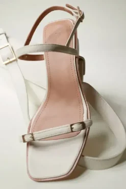 New - Jonah sandaalit, vanilla Korkokengät Ja Ballerinat