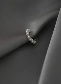 Gauhar - EAR CUFF pearl korvakoru Gauhar Helsinki
