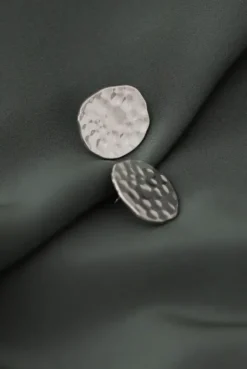 Online Gauhar - sculptural korvakorut, hopea Gauhar Helsinki