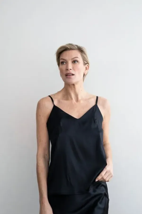 Discount Gauhar - silkkitoppi v-neck, black Paidat Ja Topit|Juhlavaatteet