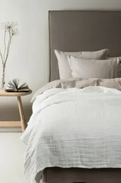 Clearance - Hannelin pellavainen päiväpeitto, 260x260 cm Päiväpeitot