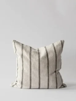 Sale Melvin tyynynpäällinen 50x50, taupe stripe Sisustustyynyt|Sisustustyynyt