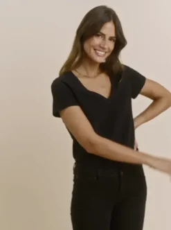 Best - Arden t-paita V-kaulus, musta Paidat Ja Topit