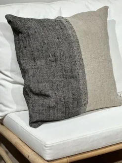 - Levi tyynynpäällinen black/natural 60x60 Sisustustyynyt|Sisustustyynyt