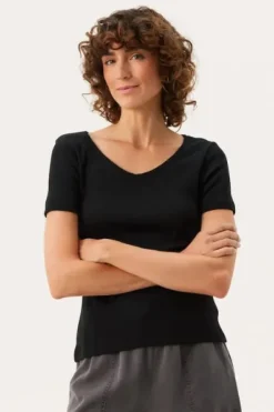 Outlet - June t-paita, black Paidat Ja Topit