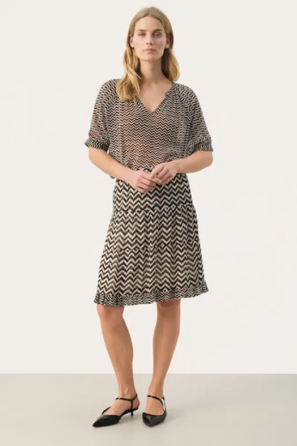 Sale - Popsy pusero, black zig zag Paidat Ja Topit