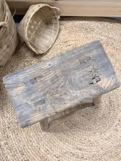 Outlet Rosoista tyyliä kodin sisustukseen! Vanhat Puuhuonekalut