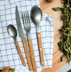 Outlet - ruokalusikka, teak Tarjoilu Ja Ottimet