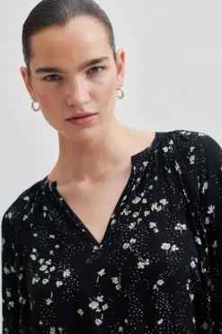 - Emote tunikamekko, black Mekot Ja Hameet