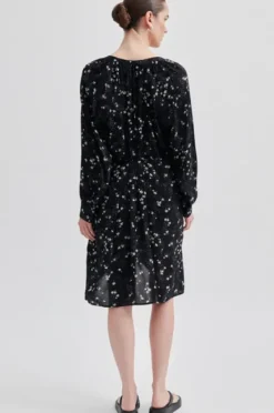 - Emote tunikamekko, black Mekot Ja Hameet