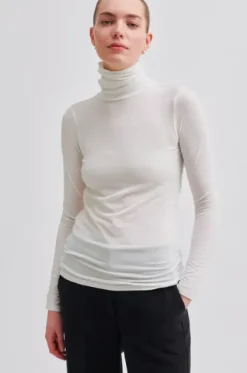 - Matima poolopaita, off white Paidat Ja Topit