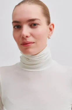 - Matima poolopaita, off white Paidat Ja Topit