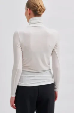 - Matima poolopaita, off white Paidat Ja Topit