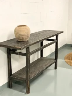 Sale - pitkä sivupöytä hyllyllä #802, black Vanhat Puuhuonekalut