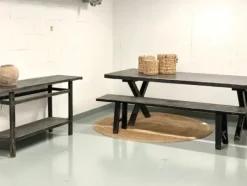 Sale - pitkä sivupöytä hyllyllä #802, black Vanhat Puuhuonekalut