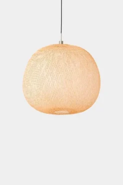 Online Tunnelmaa tilaan kuin tilaan upeiden valaisimien kautta <3 Valaisimet