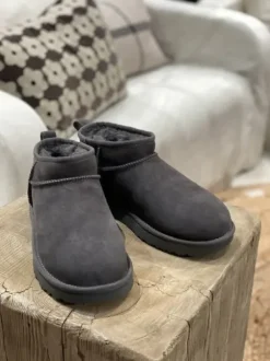 Online - Classic ultra mini, grey Saappaat Ja Nilkkurit|Ugg